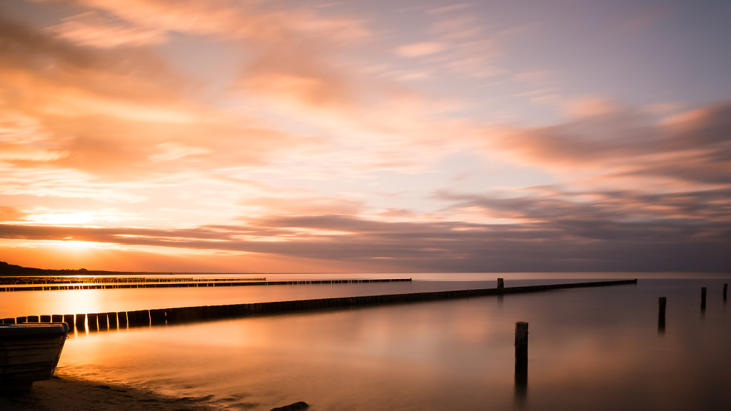 Silent wave at sundown II
